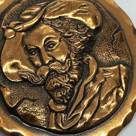 Unique Vintage Embossed Hammered Metal P.P. Rubens Portrait Circle Brooch / Pin - Picture 5 of 5